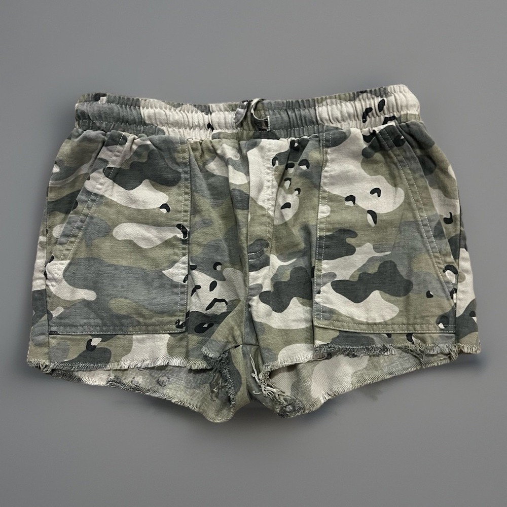 Monrow Camo Pull‎ On Shorts Fray Hem Cargo Pockets Size S